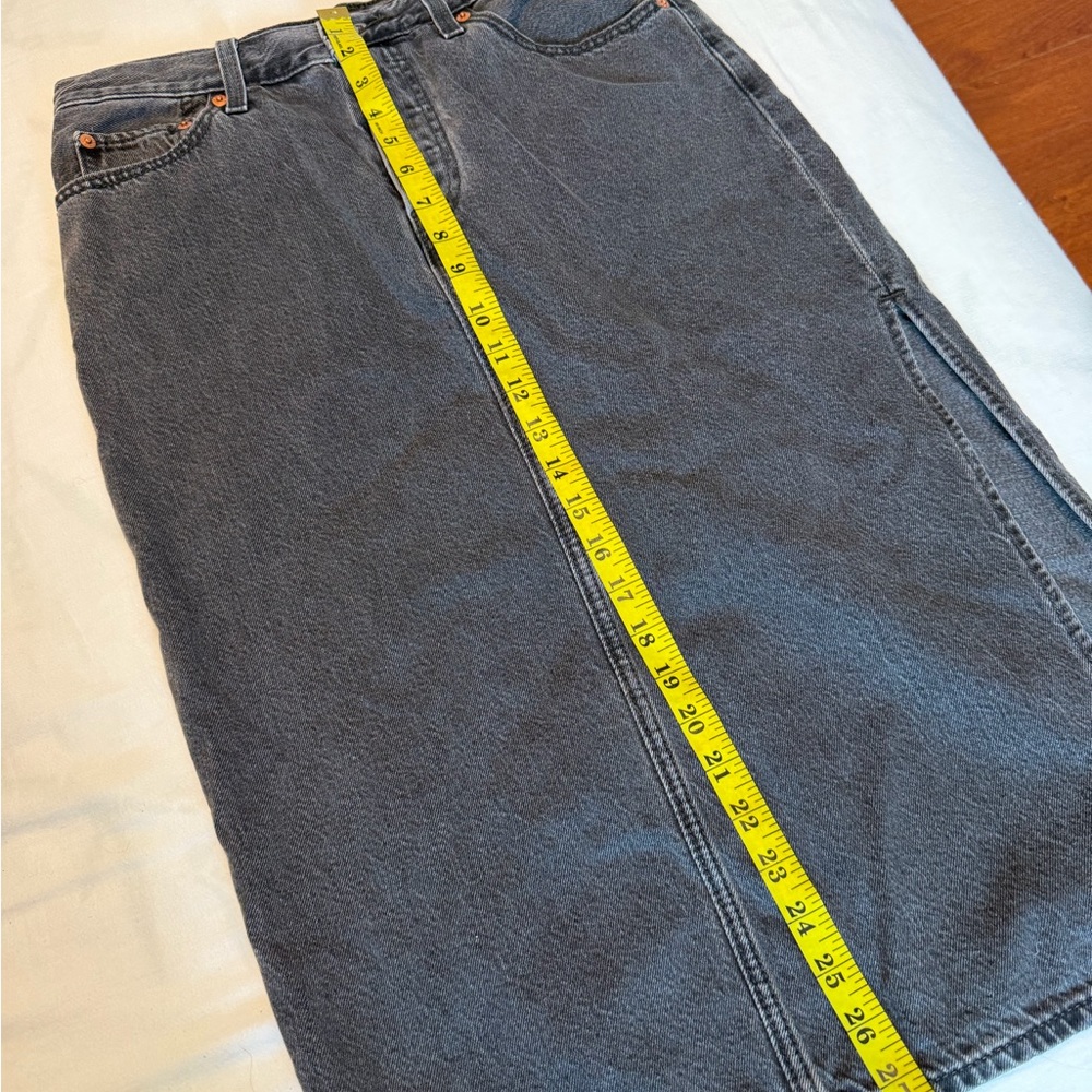 Levi’s Dark Gray Side Slit Skirt Size 28 – Great Condition - Picture 8 of 8